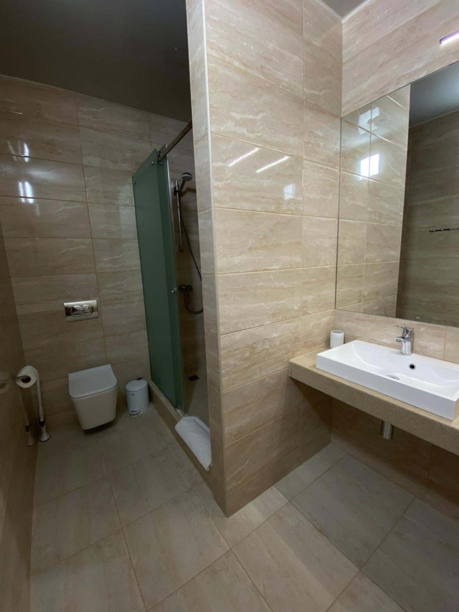Status Hotel Poltava Exterior photo