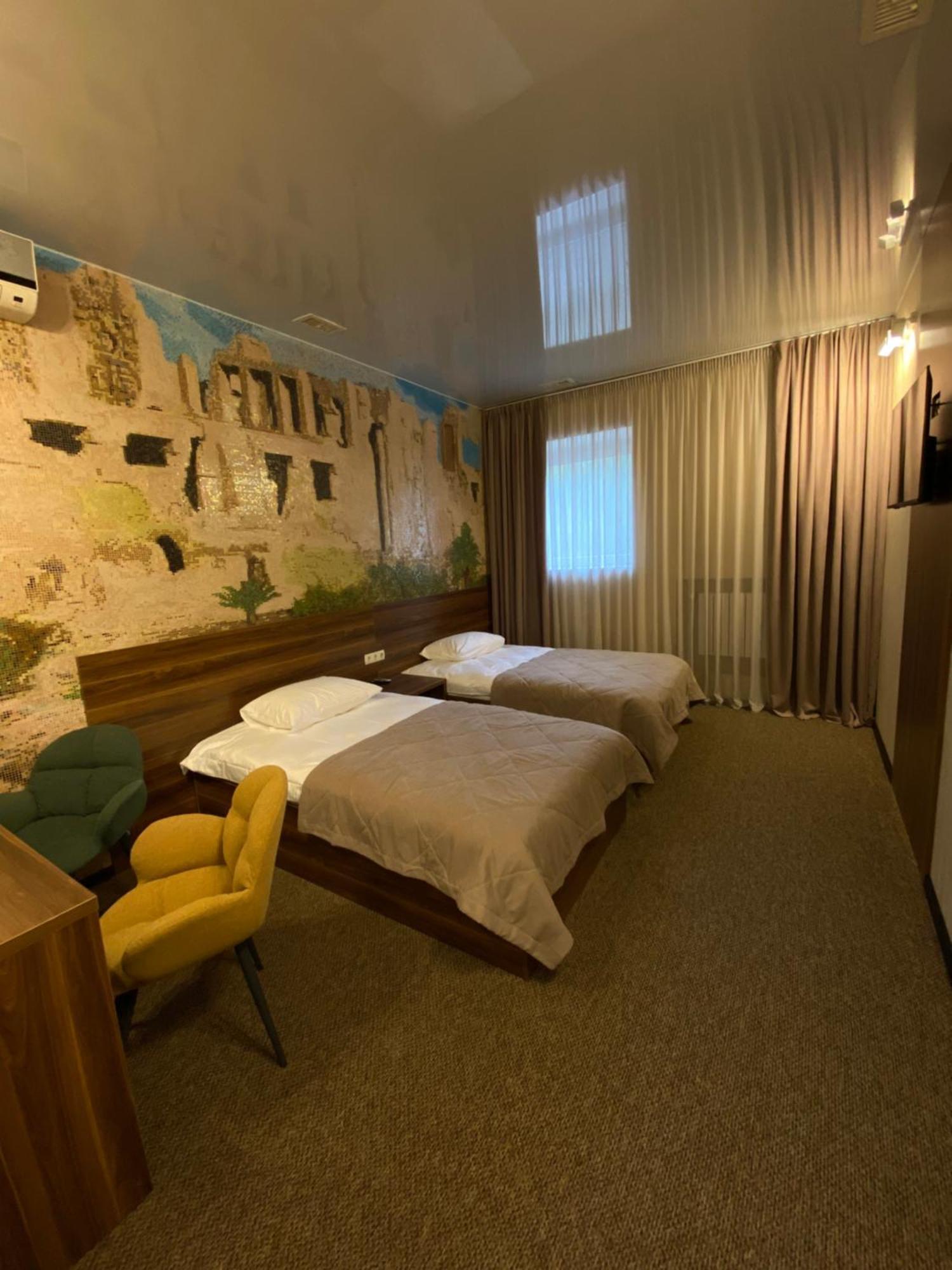Status Hotel Poltava Exterior photo