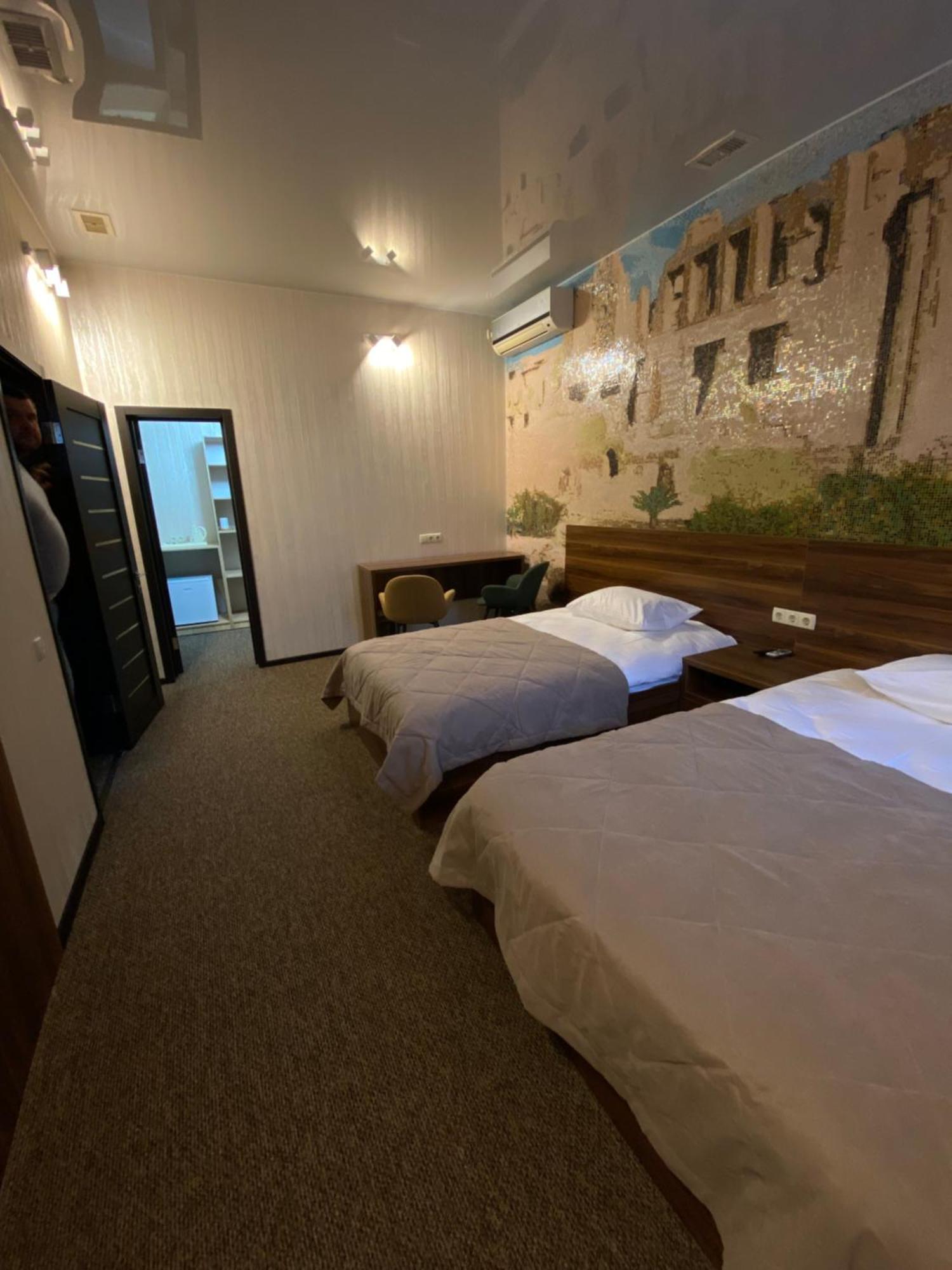 Status Hotel Poltava Exterior photo