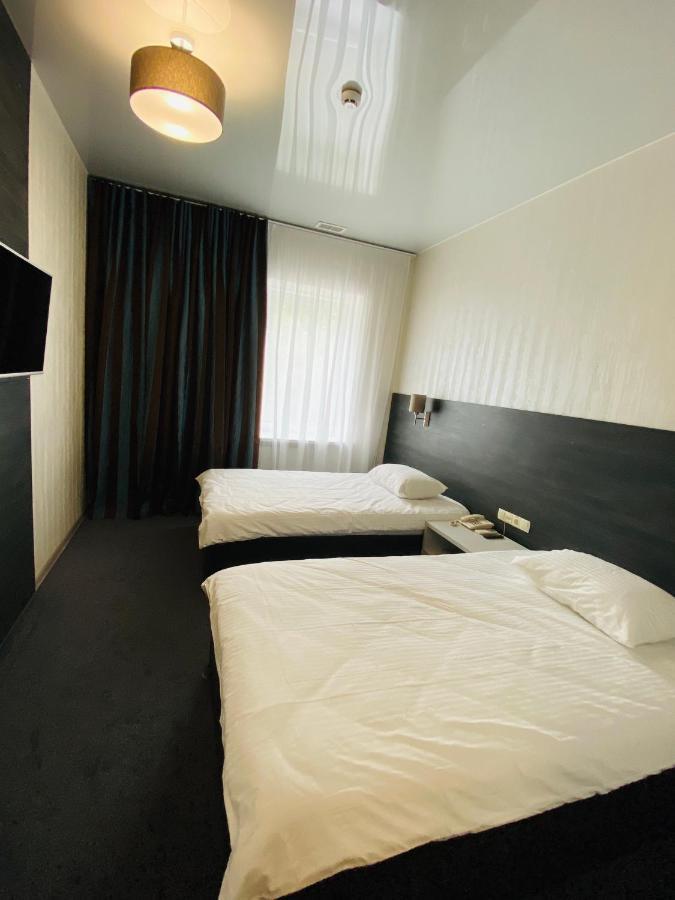Status Hotel Poltava Exterior photo